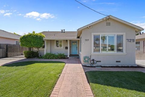 Photo of 729 N 20th Street, San Jose, CA 95112 (MLS # ML82032096)
