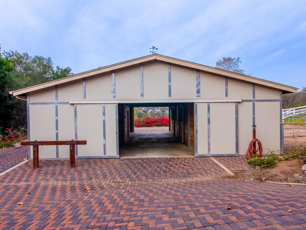 5 Rolling View Lane