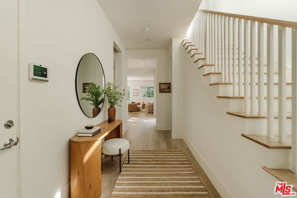 Photo of 3914 Keeshen Drive, Los Angeles, CA 90066 (MLS # 26674199)