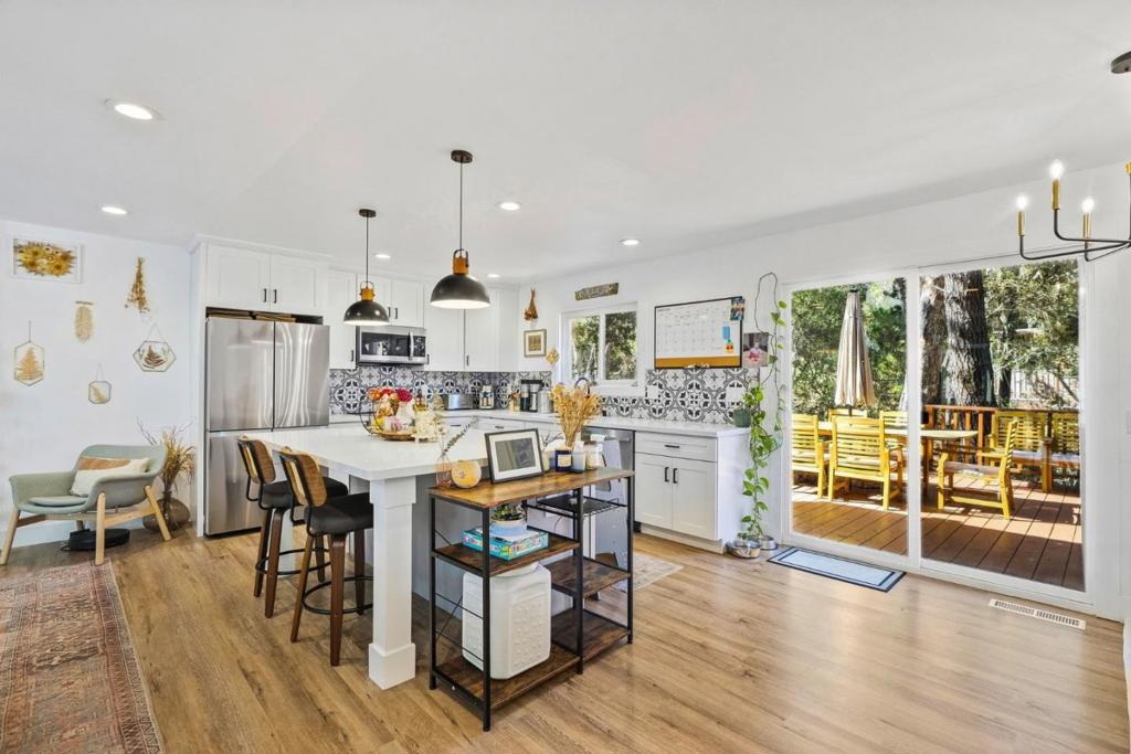 20 Crandall Road
