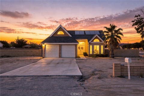 Photo of 18170 Capri ST, Hesperia, CA 92345 (MLS # CV26186322)