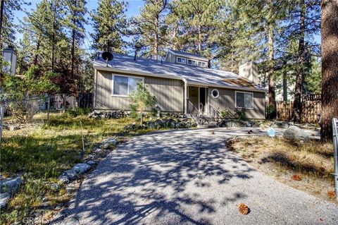 Photo of 1219 Irene St, Wrightwood, CA 92397 (MLS # CV26095603)