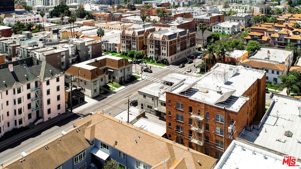 456 S Cochran Avenue