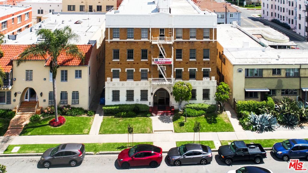 456 S Cochran Avenue