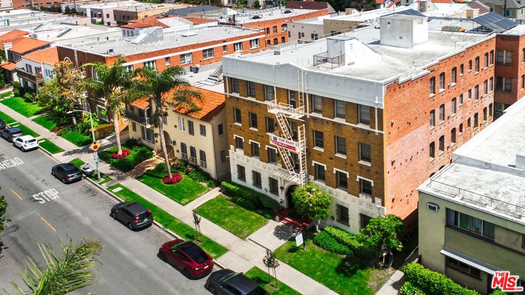 456 S Cochran Avenue