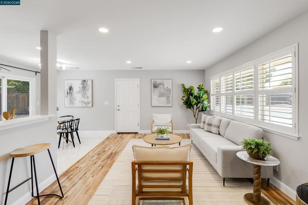1593 Mendocino Dr