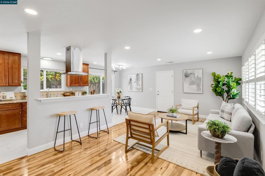1593 Mendocino Dr