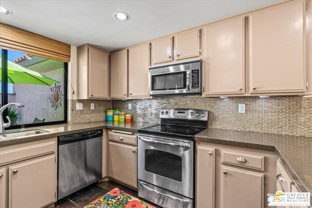 Sunrise Racquet Club - Residential