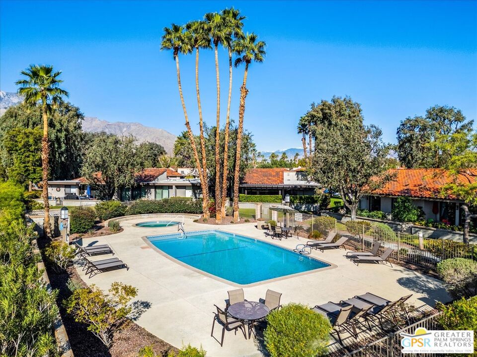 Sunrise Racquet Club - Residential
