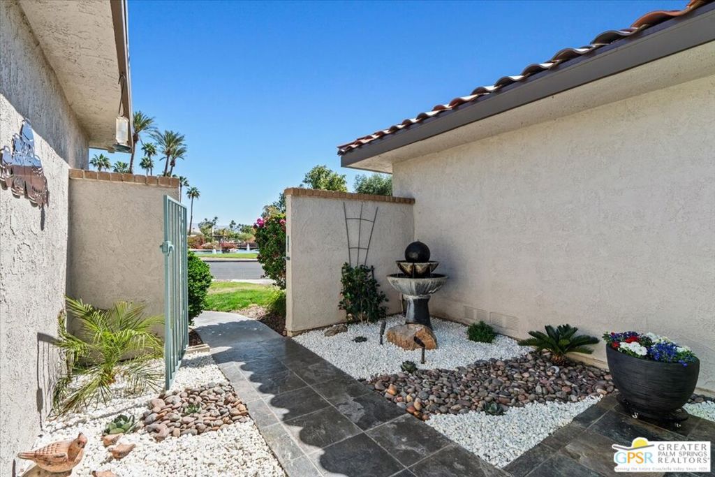 Sunrise Racquet Club - Residential