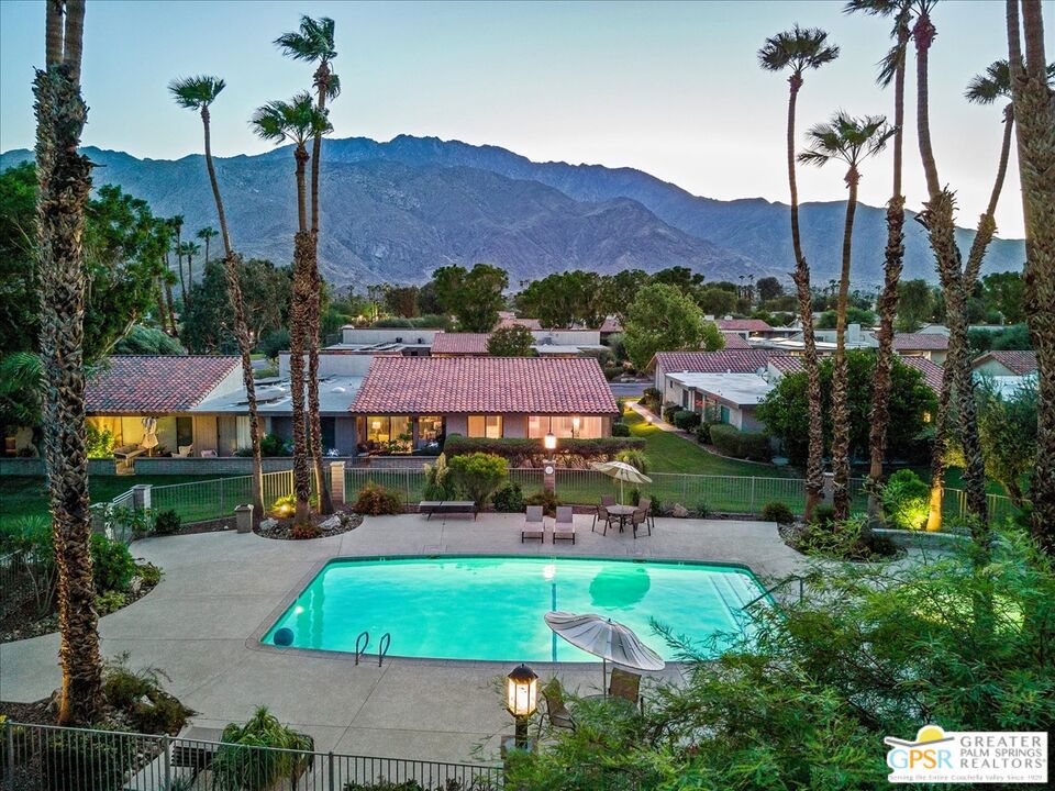 Sunrise Racquet Club - Residential