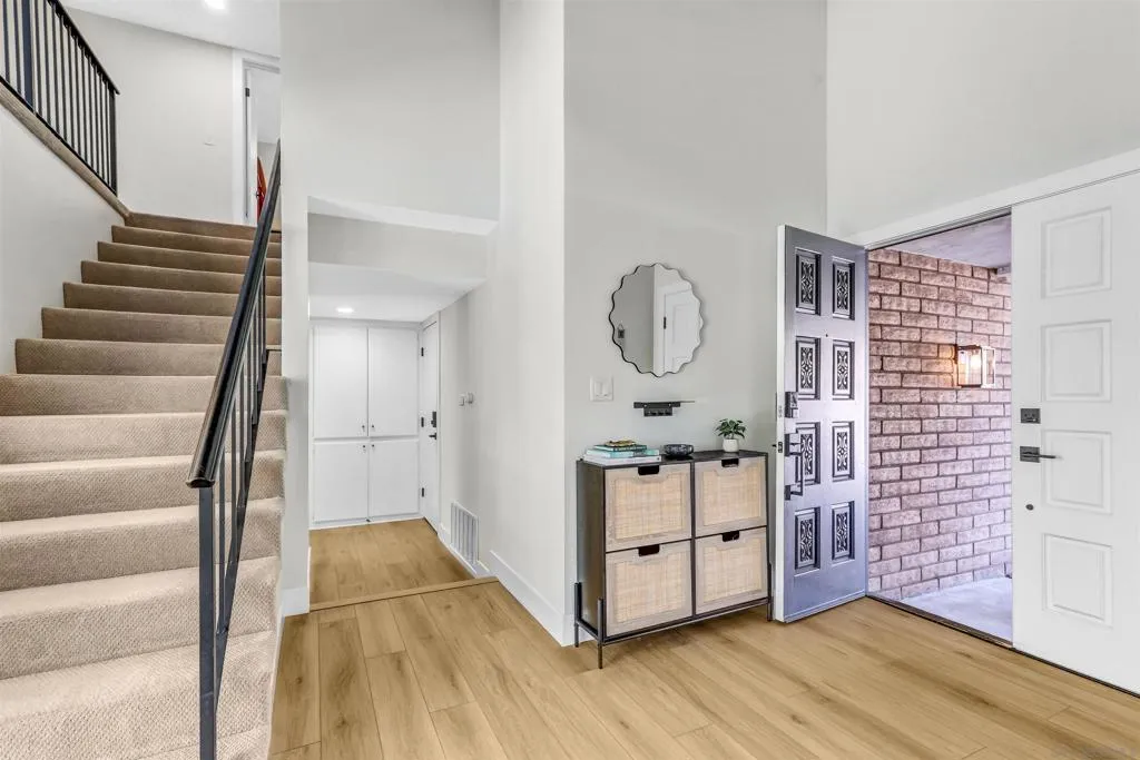 San Diego, California 92119, United States, 4 Bedrooms Bedrooms, ,3 BathroomsBathrooms,Residential,Active,222086