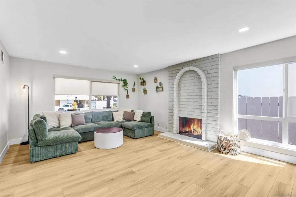 San Diego, California 92119, United States, 4 Bedrooms Bedrooms, ,3 BathroomsBathrooms,Residential,Active,222086