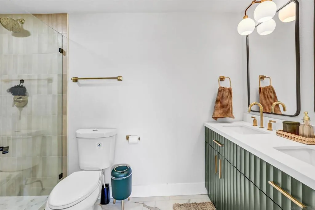 San Diego, California 92119, United States, 4 Bedrooms Bedrooms, ,3 BathroomsBathrooms,Residential,Active,222086