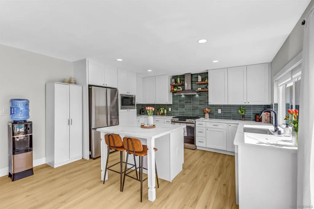 San Diego, California 92119, United States, 4 Bedrooms Bedrooms, ,3 BathroomsBathrooms,Residential,Active,222086