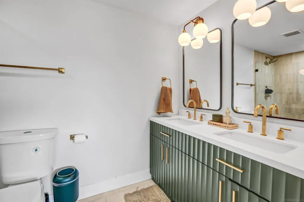 San Diego, California 92119, United States, 4 Bedrooms Bedrooms, ,3 BathroomsBathrooms,Residential,Active,222086