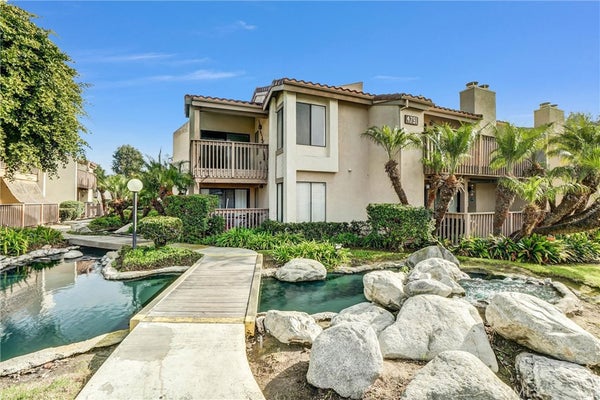 4791 LAGO DR APT 200, HUNTINGTON BEACH, CA 92649 - Image 0e1b8421f121ea462827ff320965fb48/3854446451