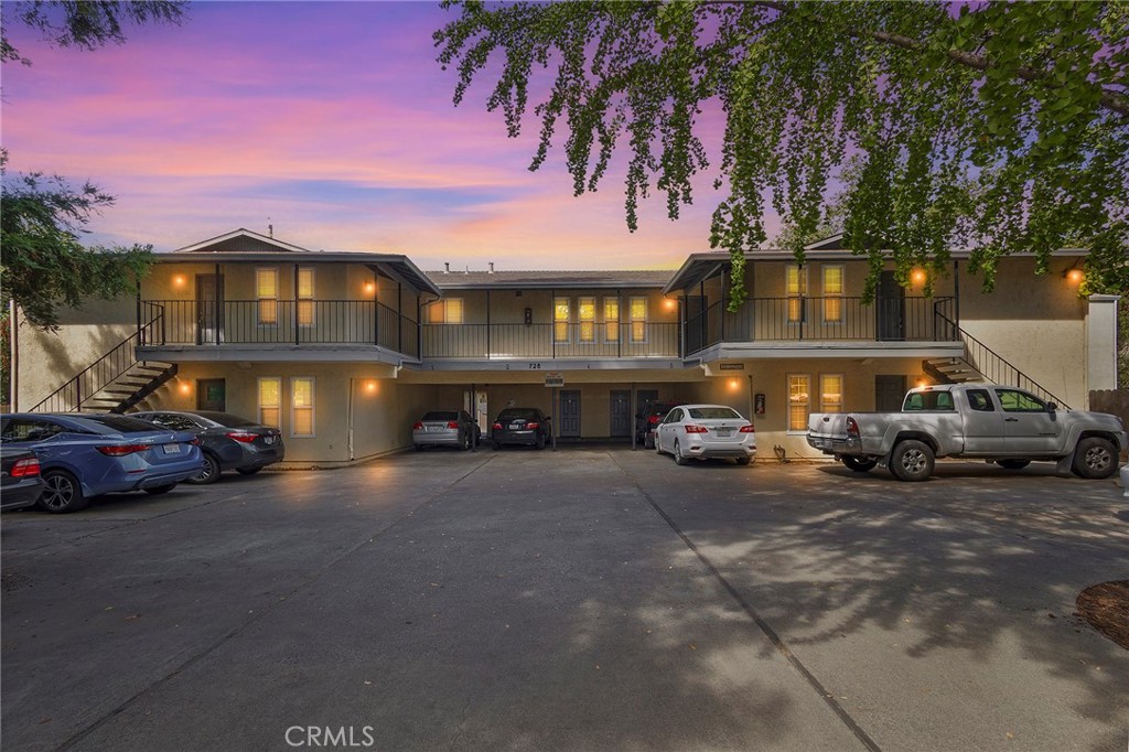 Located just steps from CSU Chico and across from the athletic fields, 728 W Sacramento Avenue is a well-maintained, five-unit multifamily property offering excellent rental appeal and strong cash flow. Each unit features 3–4 bedrooms, modern finishes, in-unit laundry, and energy-efficient upgrades — perfect for students or young professionals.
Amenities include on-site parking, bike racks, and a shared backyard with BBQ area. With a strong rental history, consistent occupancy, and unbeatable proximity to downtown, parks, and transit, this turnkey property is a smart addition to any investor’s portfolio.
• Total Units: 5
• Unit Configurations: 3 to 4 bedrooms, 2 bathrooms
• Total Bedrooms/Bathrooms: 19 beds, 10 baths
• Total Living Area: ~5,828 sq ft
• Unit Sizes: Ranging from 1,000 to 1,214 sq ft
• Granite countertops and dual-pane windows
• In-unit washers and dryers
• On-site parking and bike racks
• Common backyard with barbecue area
• Cable-ready units
• Proximity to CSUC makes it highly attractive to students
• Modern amenities reduce maintenance costs and enhance tenant satisfaction
• Strong rental demand in the area supports consistent occupancy rates