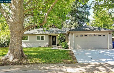 Photo of 1813 Silverwood Drive Dr, Concord, CA 94519 (MLS # 41133204)