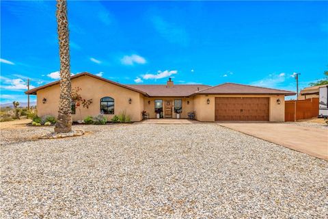 Photo of 58183 Canterbury Street, Yucca Valley, CA 92284 (MLS # JT25100627)