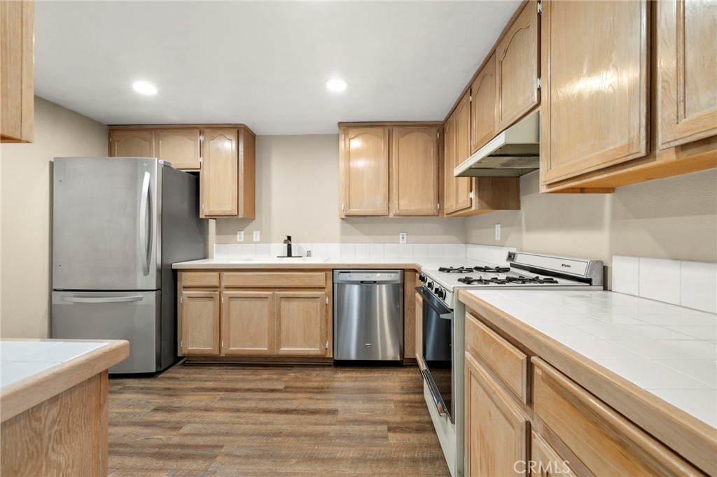 1207 Obispo Avenue 212