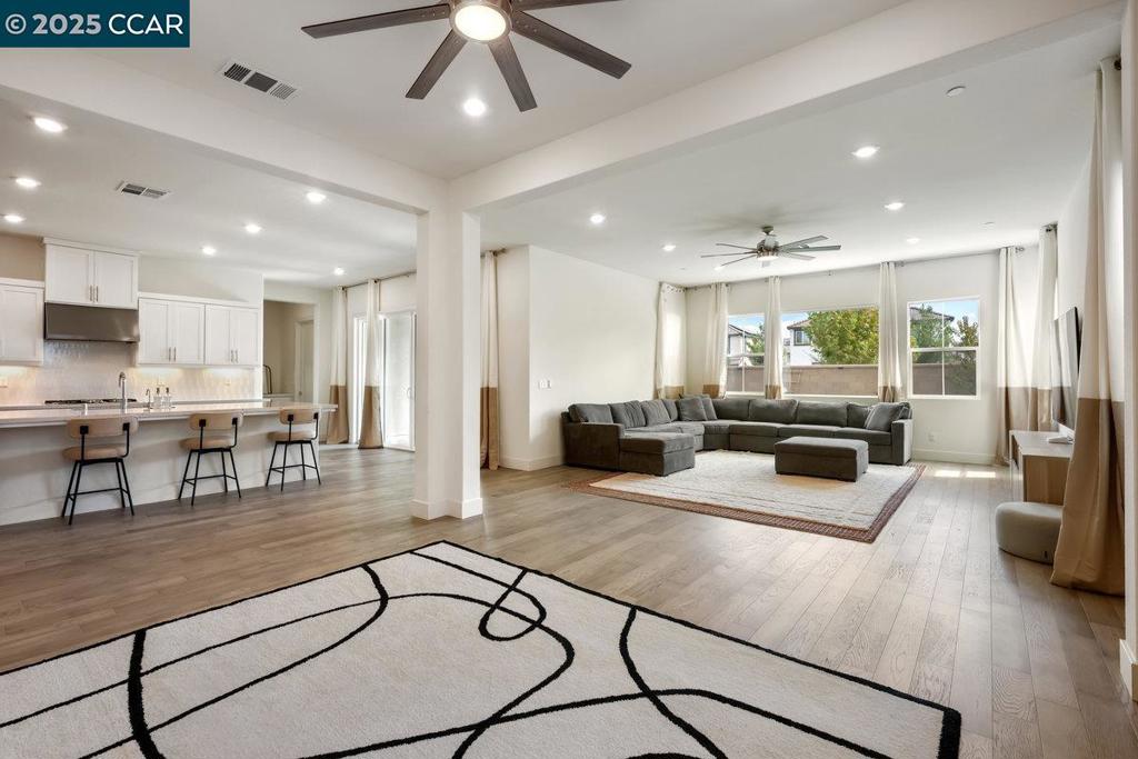 TRACY PARK - Residential