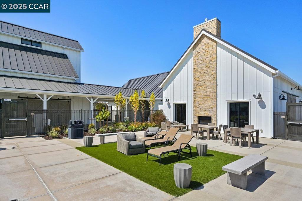 TRACY PARK - Residential