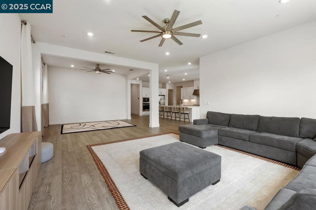 TRACY PARK - Residential