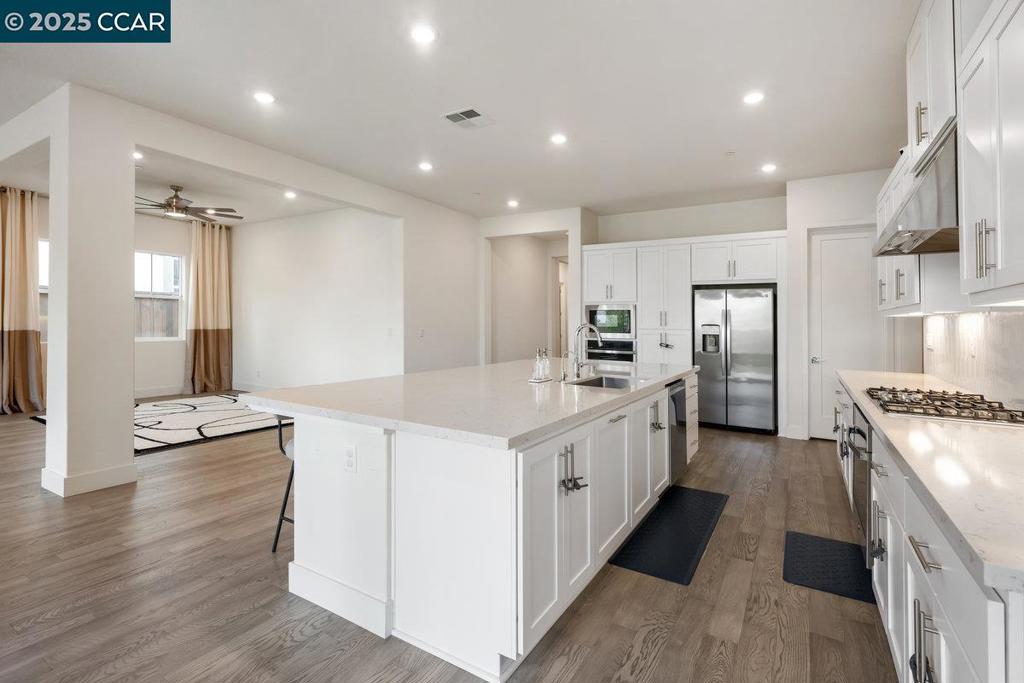 TRACY PARK - Residential