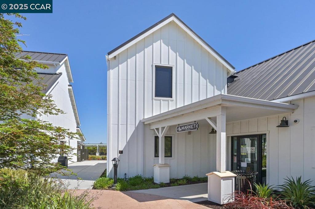 TRACY PARK - Residential