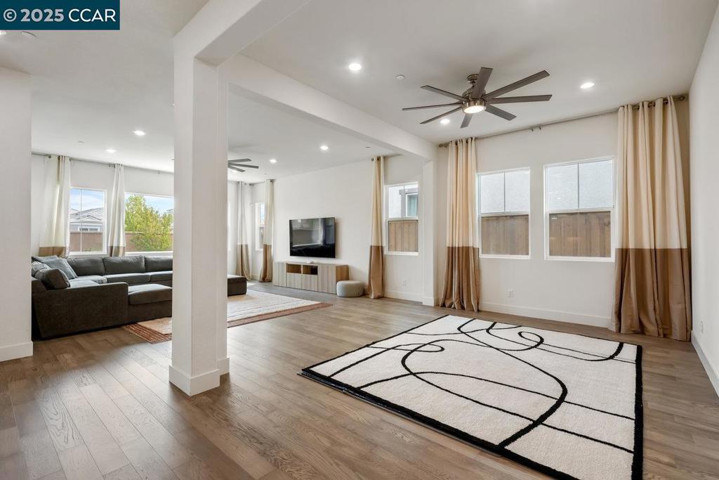 TRACY PARK - Residential