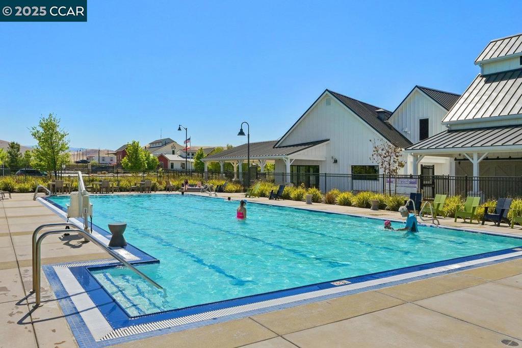 TRACY PARK - Residential