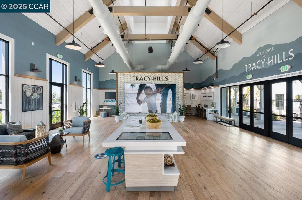 TRACY PARK - Residential