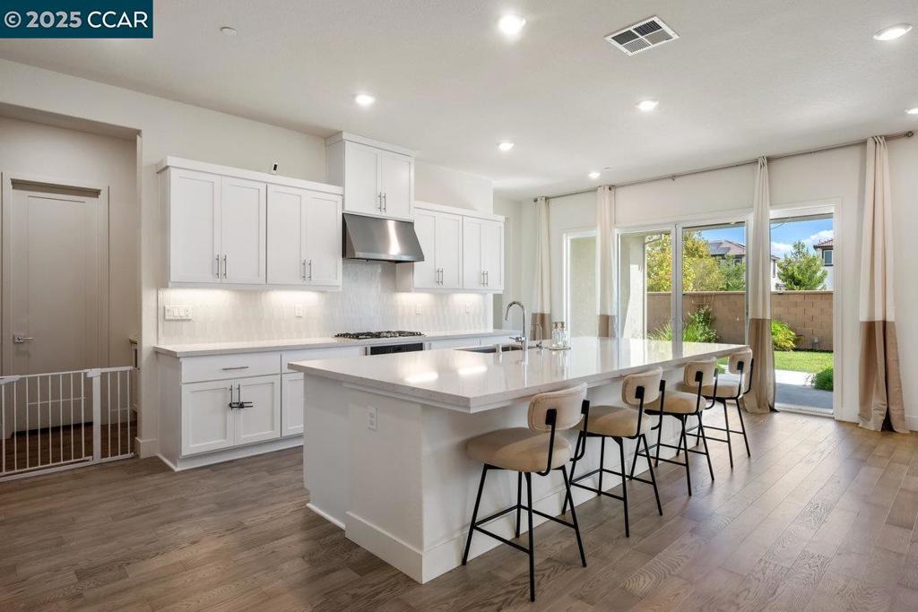 TRACY PARK - Residential