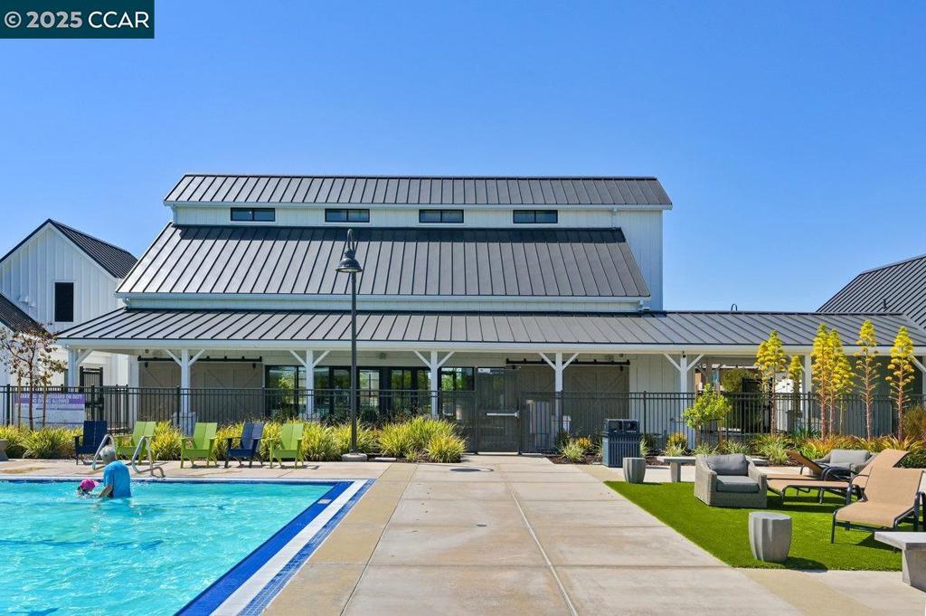TRACY PARK - Residential