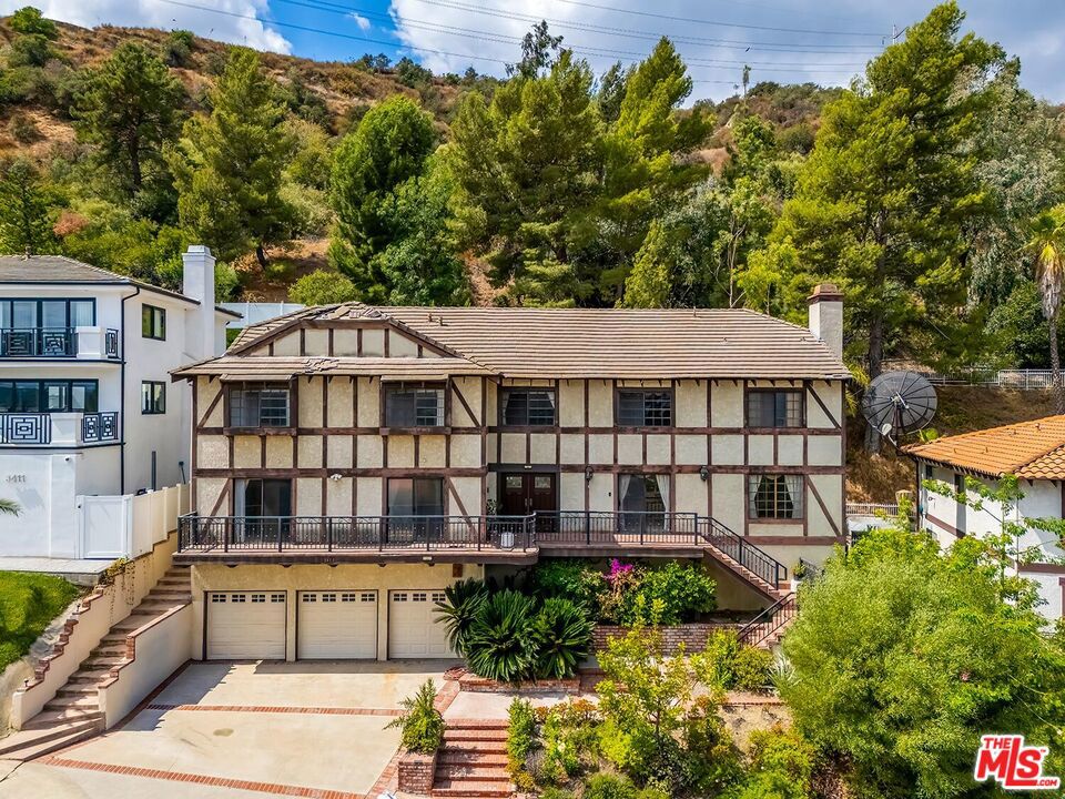 Nestled in Glendale's prestigious Oakmont Country Club neighborhood, this expansive 5-bedroom, 4-bath residence offers nearly 5,000 sq. ft. of living space on a generous 16,875 sq. ft. lot, presenting a rare opportunity to create your dream home. With an open, flowing floor plan that seamlessly connects formal and casual living spaces, the home is perfect for both everyday comfort and large gatherings. The spacious layout provides abundant room for families of all sizes, while the backyard features a swimming pool and spa awaiting your personal touch to transform them into a private and luxurious retreat. Boasting breathtaking hillside views, a prime location near parks, dining, and award-winning schools, this property combines size, setting, and potential in one of Glendale's most sought-after communities, an opportunity not to be missed.
