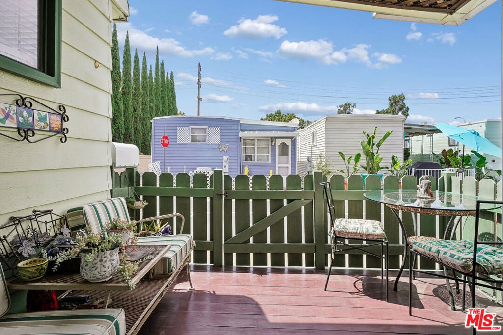 11250 Playa Street 12