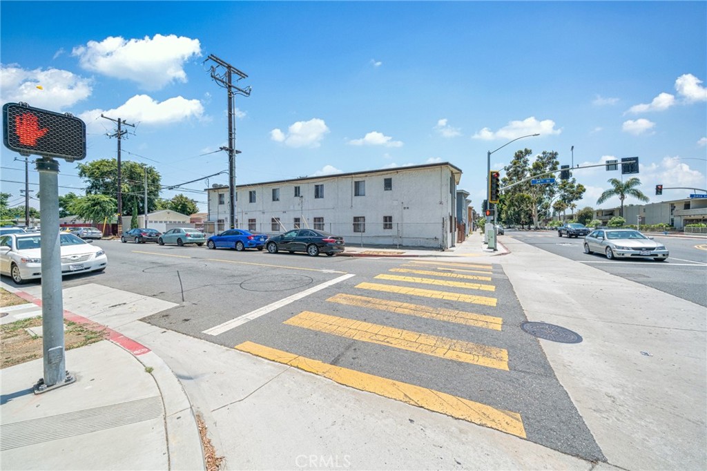 3390 Santa Fe Avenue