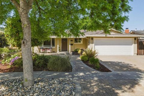 Photo of 6235 Tillamook Dr, San Jose, CA 95123 (MLS # ML82040240)