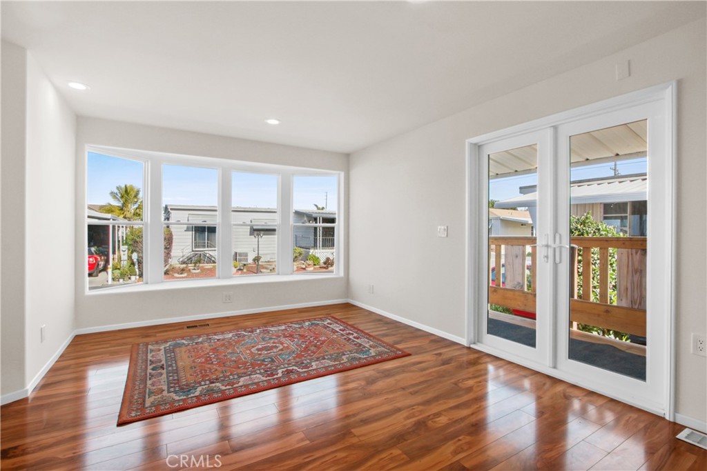 1845 Monrovia Avenue 88