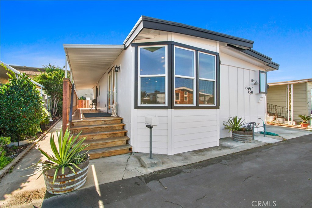 1845 Monrovia Avenue 88