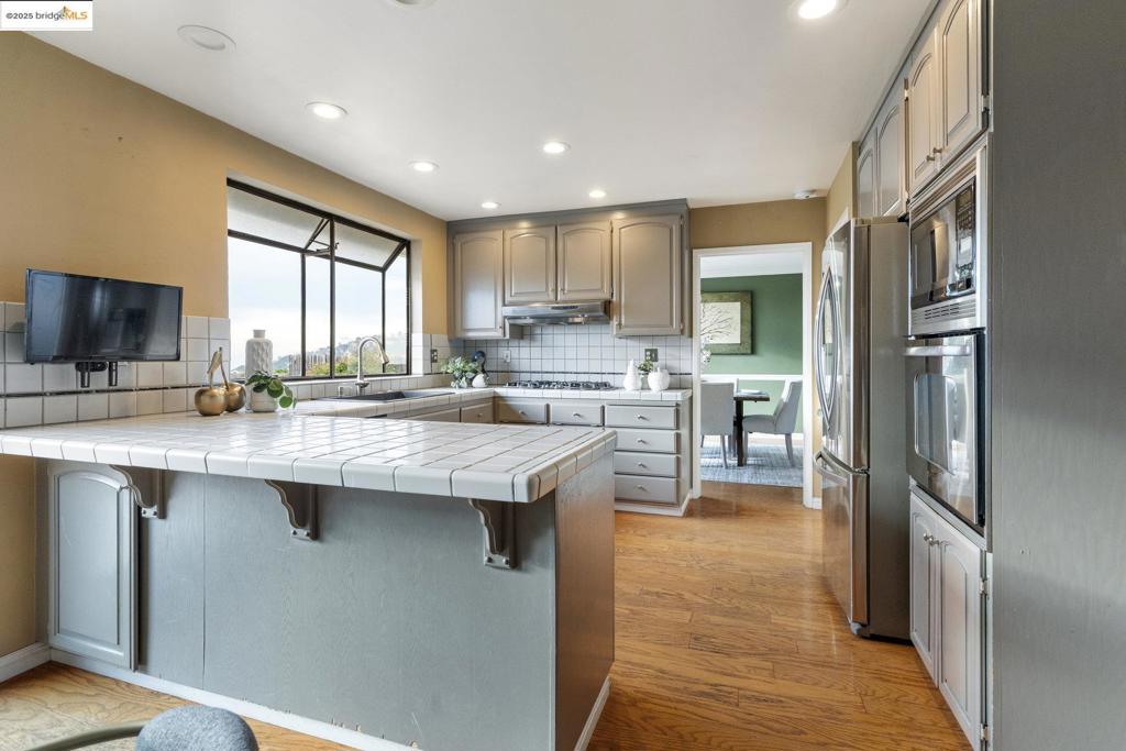 SEQUOYAH HILLS - Residential