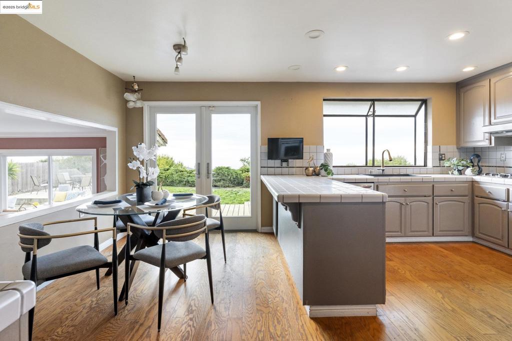 SEQUOYAH HILLS - Residential