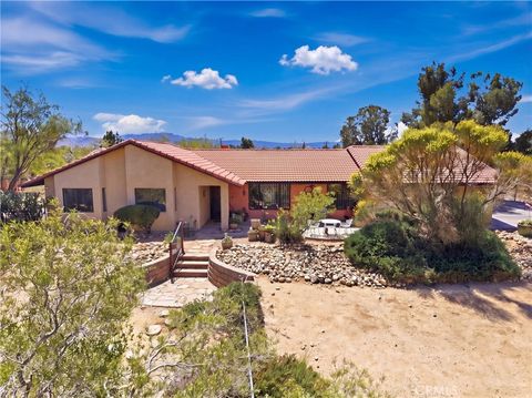 Photo of 18595 Verano St, Hesperia, CA 92345 (MLS # HD26083033)