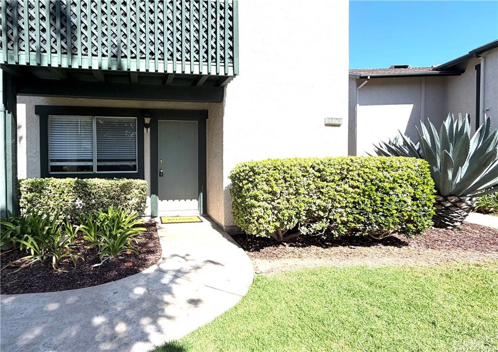 23216 Orange Ave 7