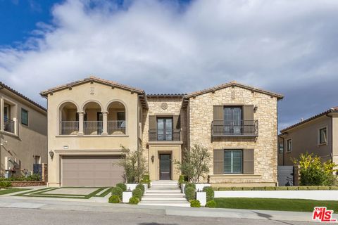 Photo of 11734 N Manchester Way, Porter Ranch, CA 91326 (MLS # 25625475)