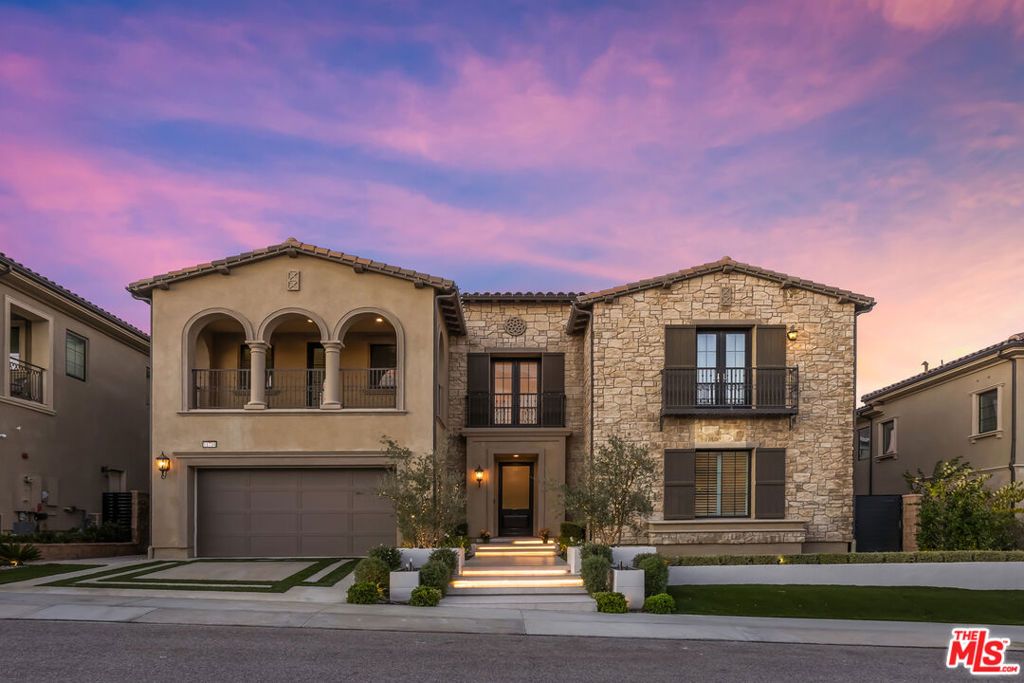 Photo of 11734 N Manchester Way, Porter Ranch, CA 91326 (MLS # 25625475)