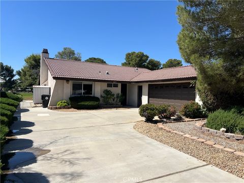 Photo of 14879 Tournament Dr, Helendale, CA 92342 (MLS # HD26092678)