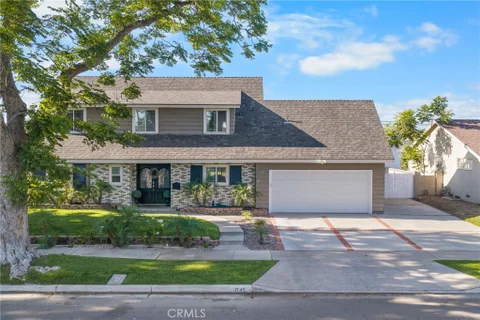 1745 W Bowling St, Anaheim, CA 92804 - MLS#: PW26168434