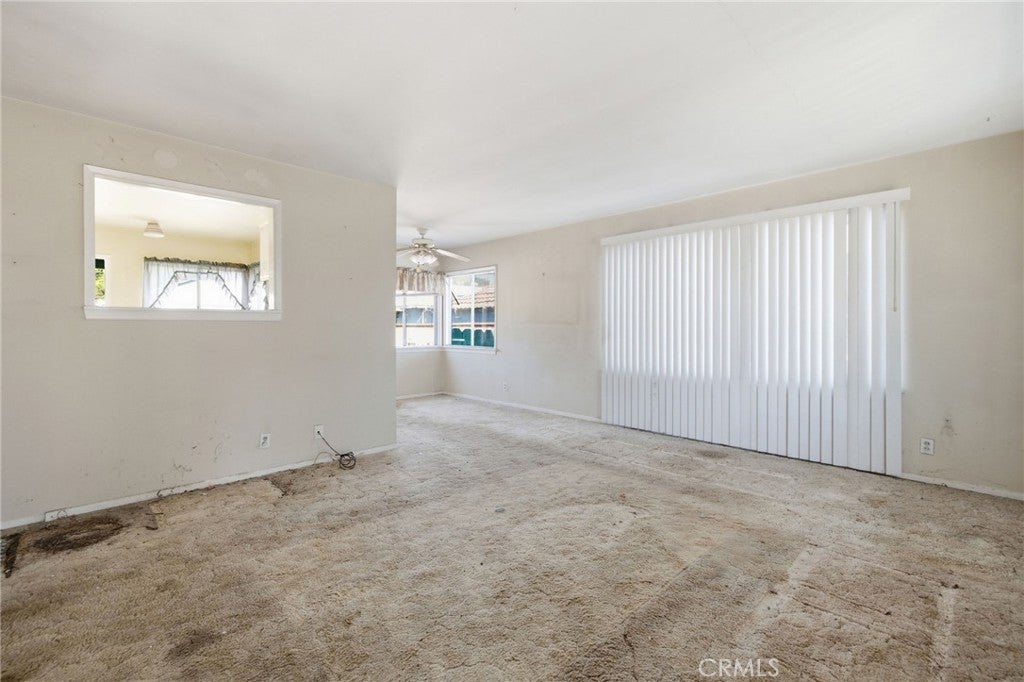 15313 Roselle Avenue